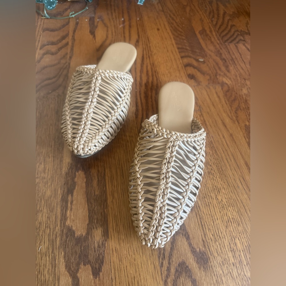 Universal Thread Ellen Mule Tan Woven Flats - Size Women’s 8.5 - Picture 6 of 7